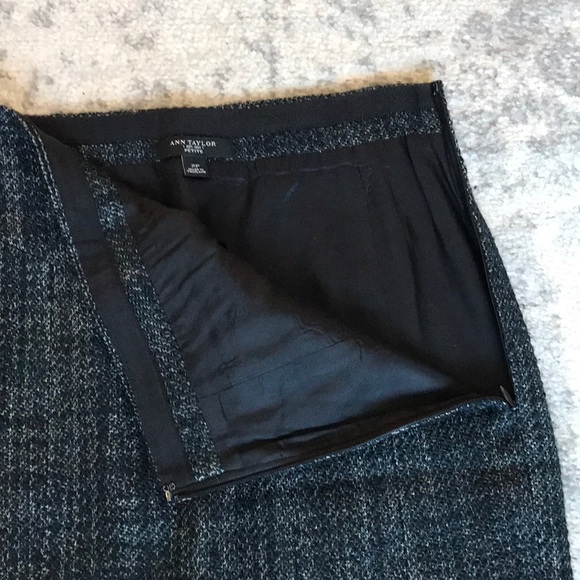 Ann Taylor Wool Classic skirt size 2P - Picture 5 of 9